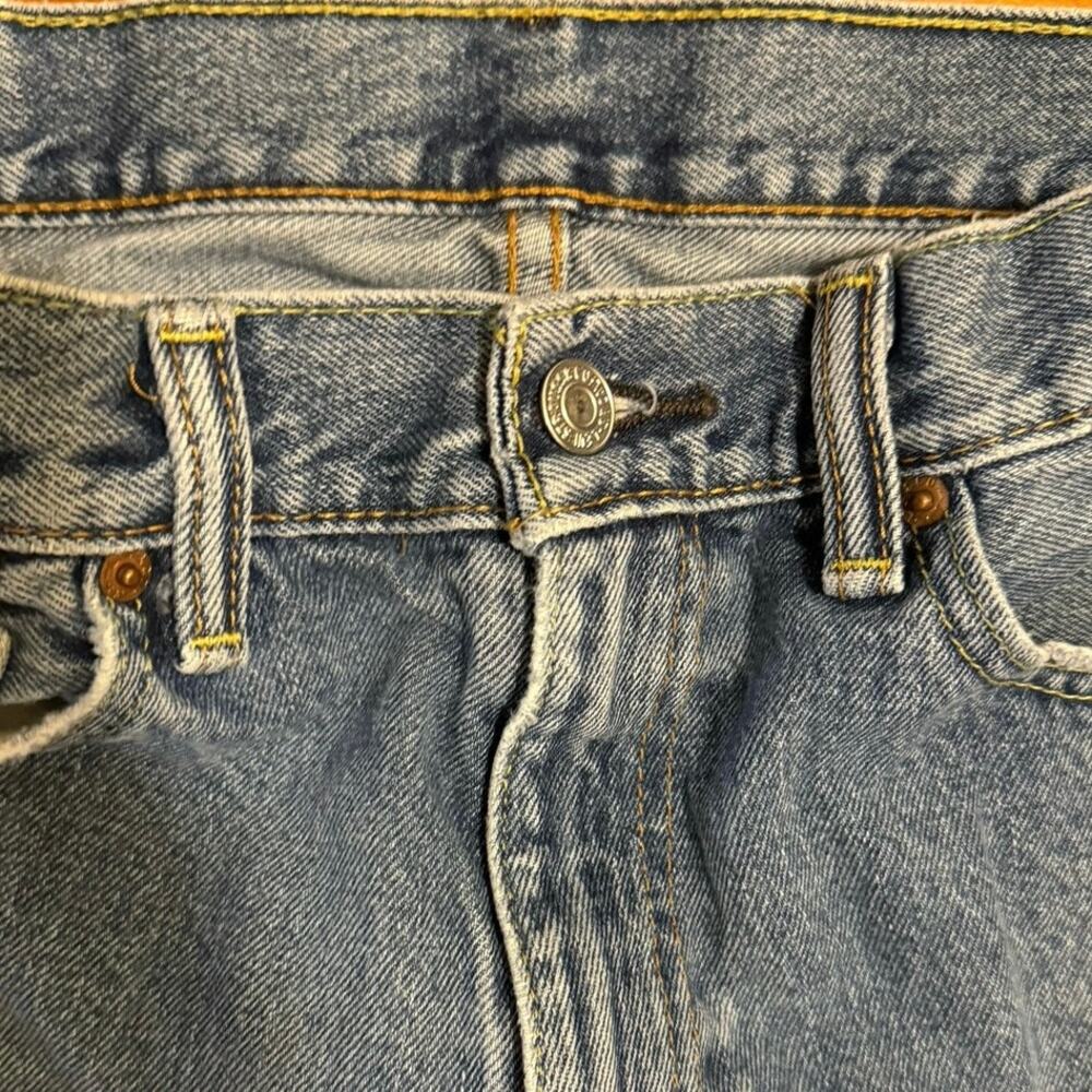 Levi's 505 Jeans Men 33 x 32 Relaxed Straight Leg light Wash Denim - Picture 3 of 8